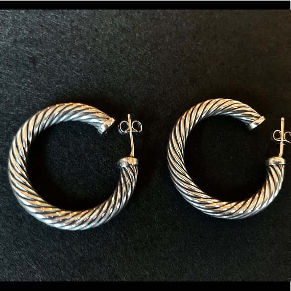 David Yurman Medium Cable Hoop Earrings Silver - Picture 3 of 5